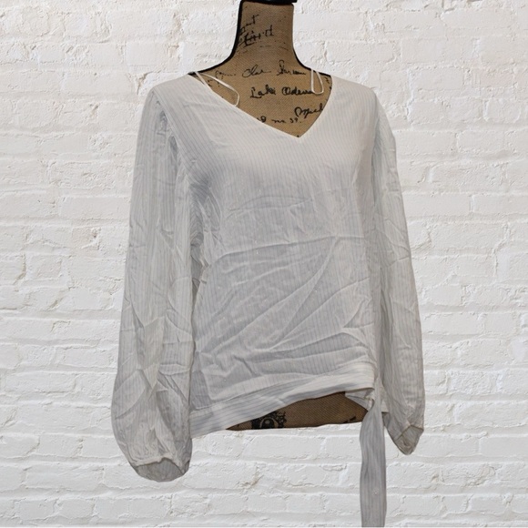 Vince Camuto White Blouse - Picture 1 of 5